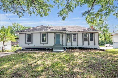8823 E 111th St, Kansas City, MO, 64134-3465 | Card Image