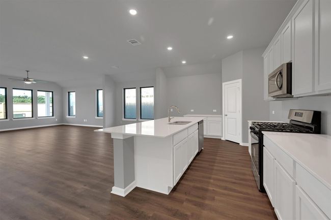 738 Mockingbird Passage Dr, House other with 3 bedrooms, 2 bathrooms and 2 parking in Beasley TX | Image 16