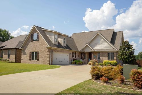989 Garrett Ln, Florence, AL, 35634-4272 | Card Image