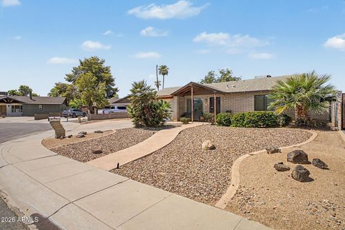16 W Duke Dr, Tempe, AZ, 85283-1821 | Card Image