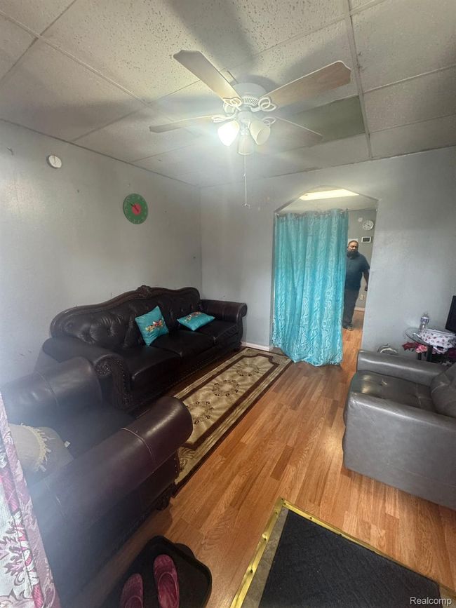 2340 Commor St, Home with 0 bedrooms, 2 bathrooms and null parking in Hamtramck MI | Image 8