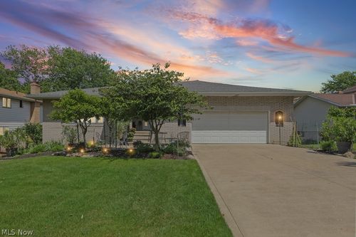 7159 Rustic Oval, Seven Hills, OH, 44131-4525 | Card Image