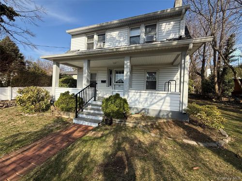 15 Maple Grove Street, North Hempstead, NY, 11023 | Card Image