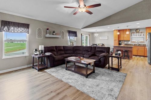 403 Chestnut Commons Drive, Commercial Point, OH, 43116 | Card Image