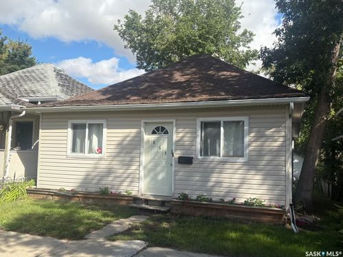 863 Elgin Avenue, Moose Jaw, SK, S6H4G6 | Card Image
