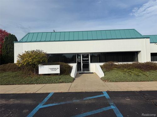 suite-3-4007 W Court Street, Flint, MI, 48532 | Card Image