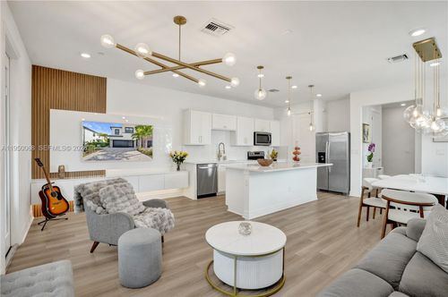 8360 Nw 7th Pl, Plantation, FL, 33324 | Card Image