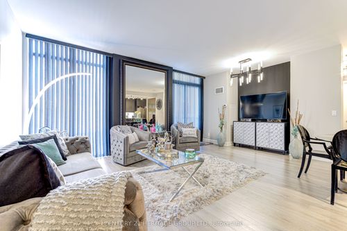 313-2910 Highway 7 Road, Vaughan, ON, L4K0H8 | Card Image