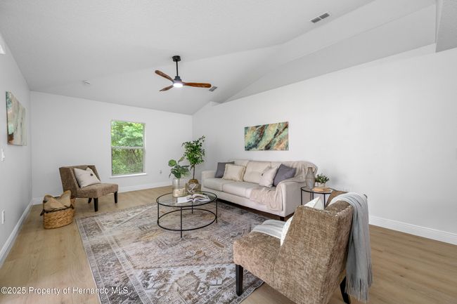 FAMILY ROOM | Image 29