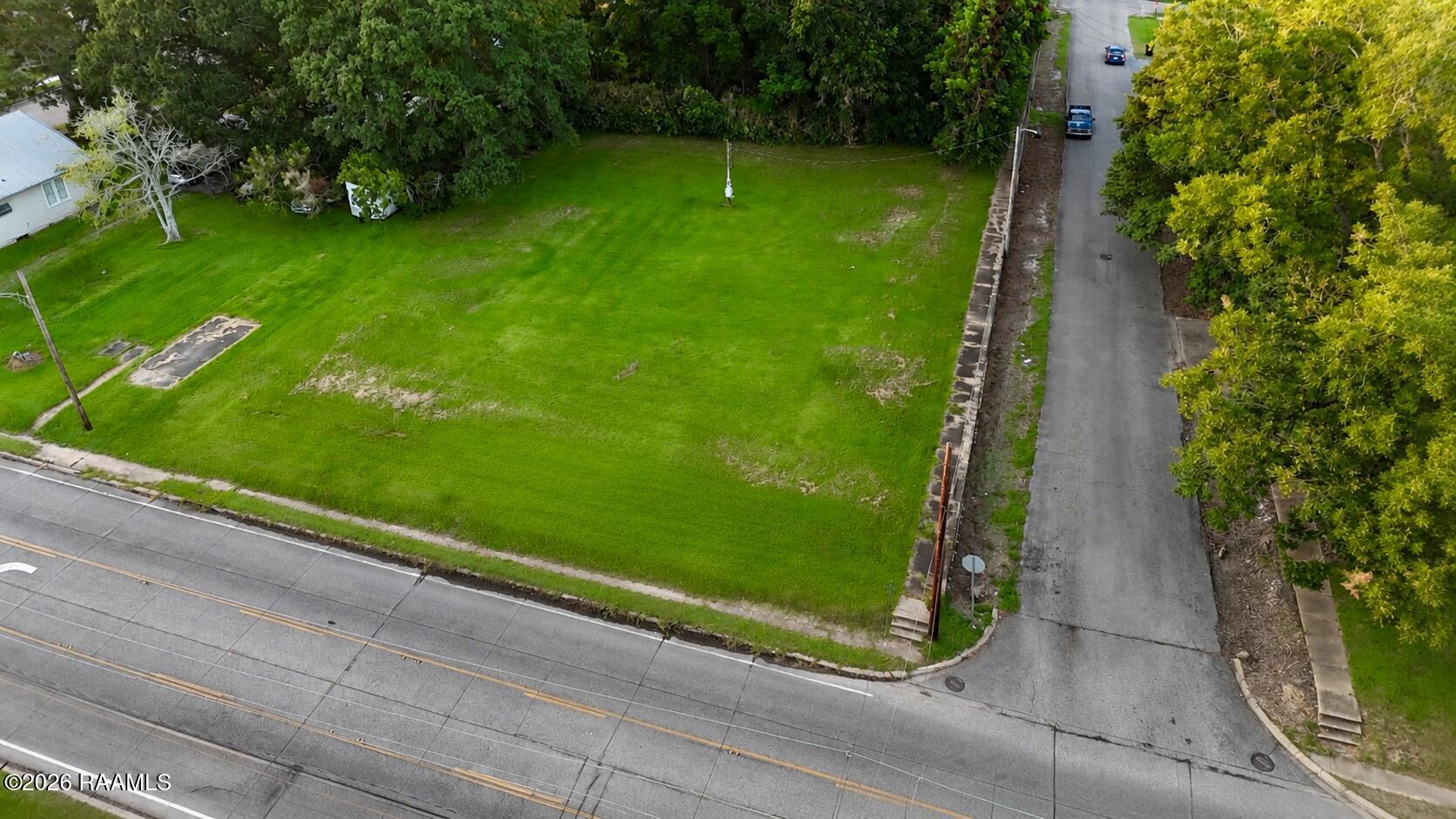 Land in Abbeville