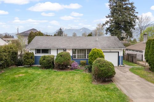 9144 Holly St, Chilliwack, BC, V2P6A7 | Card Image