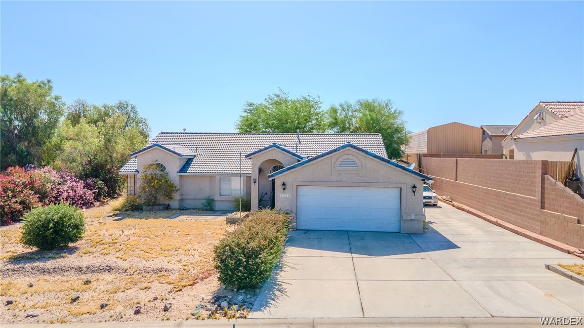 Van Mouwerick Dr, Fort Mohave, AZ 86426