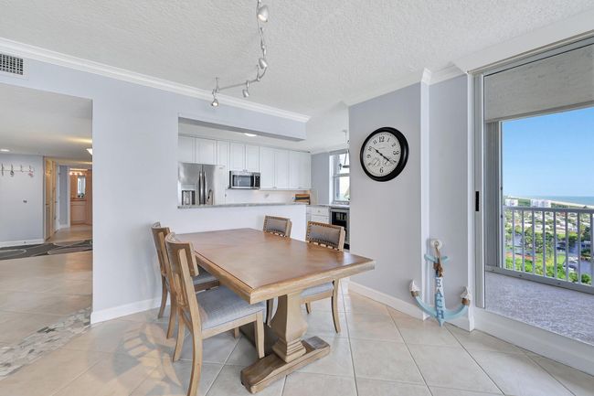 APT-1404 - 5049 N Highway A1a, Condo with 3 bedrooms, 2 bathrooms and null parking in Hutchinson Island FL | Image 19
