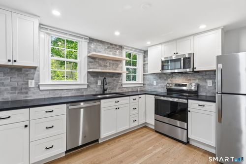 6 Belmont Pl, Norwalk, CT, 06853-1001 | Card Image