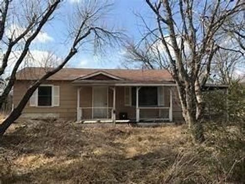 303 Eastman St, Ladonia, TX, 75449-4424 | Card Image