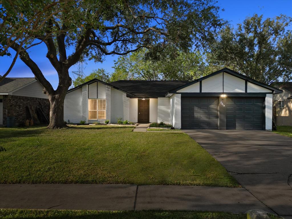 Jeb Stuart Dr, League City, TX 77573