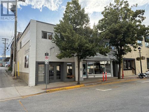 251 Alexander St Ne, Salmon Arm, BC, V1E1H6 | Card Image