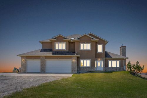 113127 450 Avenue E, Rural Foothills County, AB, T1V1N4 | Card Image