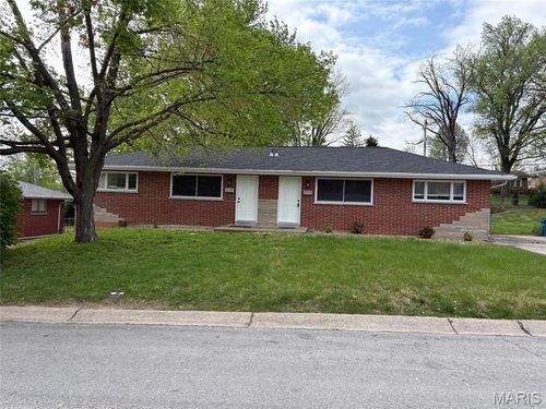 2415 Chesstal St, Saint Charles, MO, 63301-2521 | Card Image
