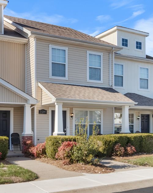 129 Alexander Blvd, Clarksville, TN, 37040-5145 | Card Image