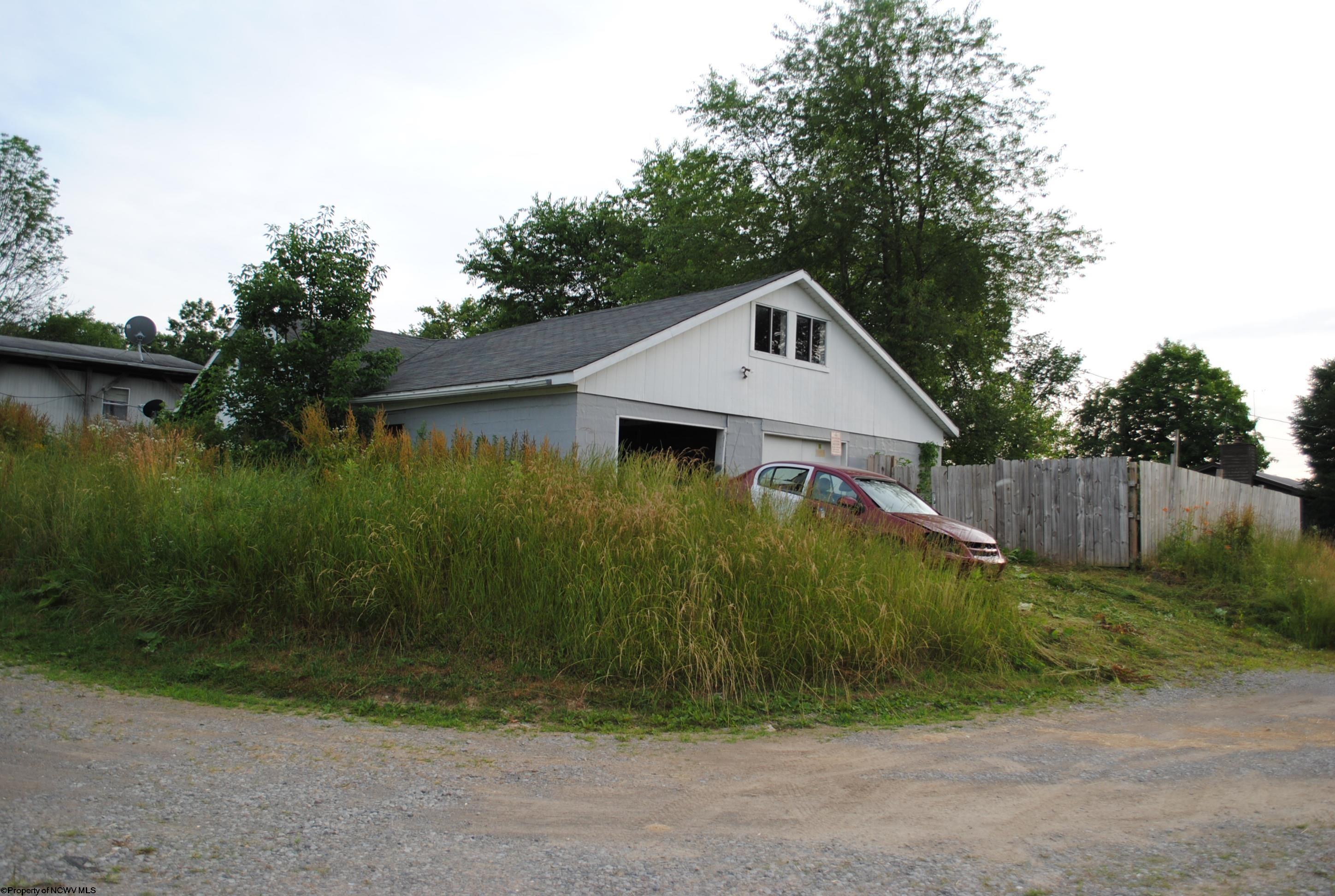 Marion St, Belington, WV 26250